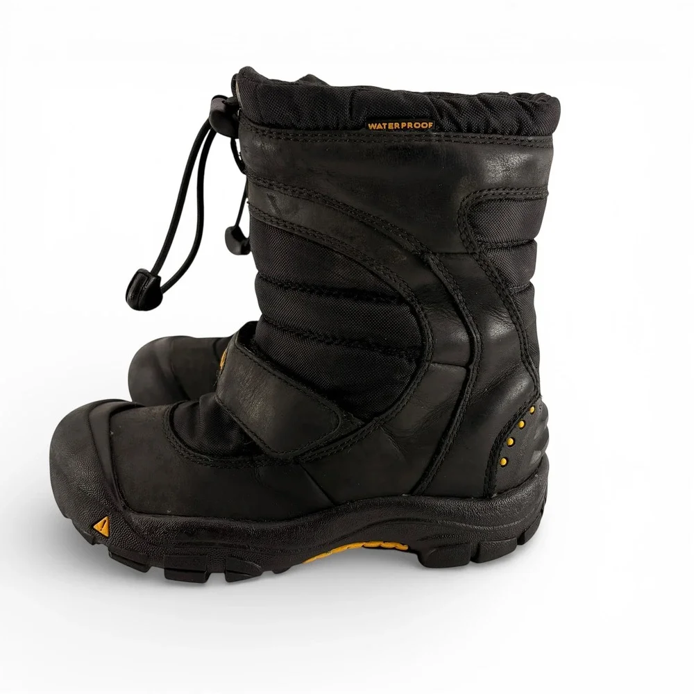 KEEN Kids Winter Boots Size‎ 13 Waterproof 200g Insulated Black Yellow Snow